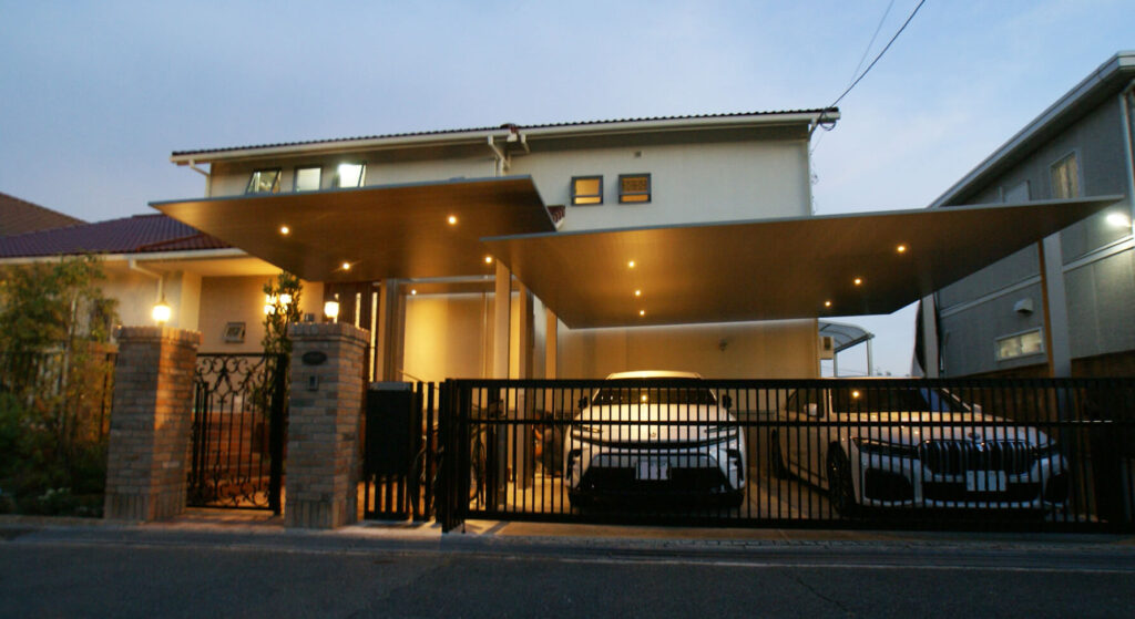 屋根付き門構え