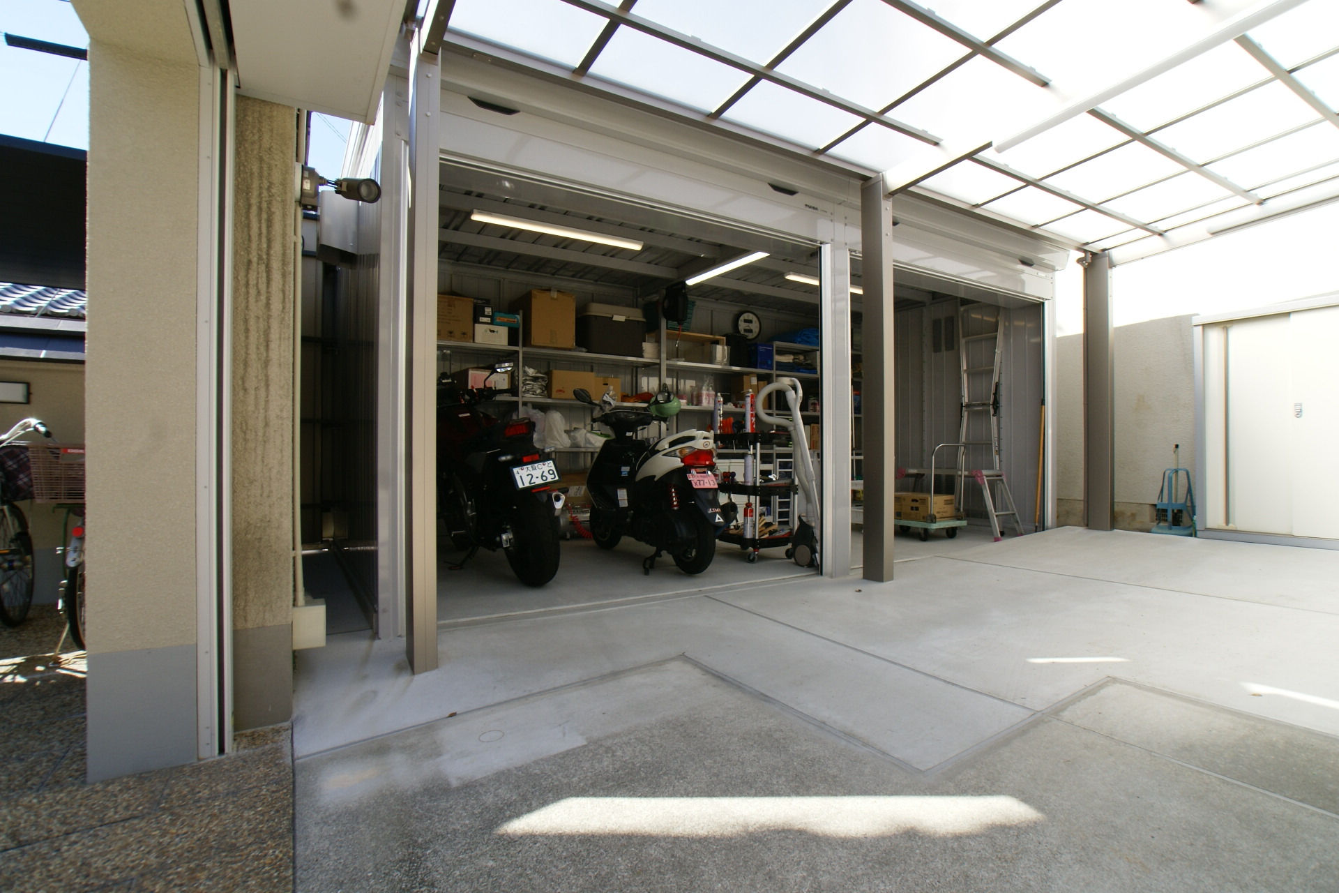 お住まいと一体化した門構え［吹田市の外構工事、造園工事］ サブ画像