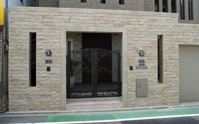 屋根のある門、御影石の門［守口市の外構工事、造園工事］ サブ画像