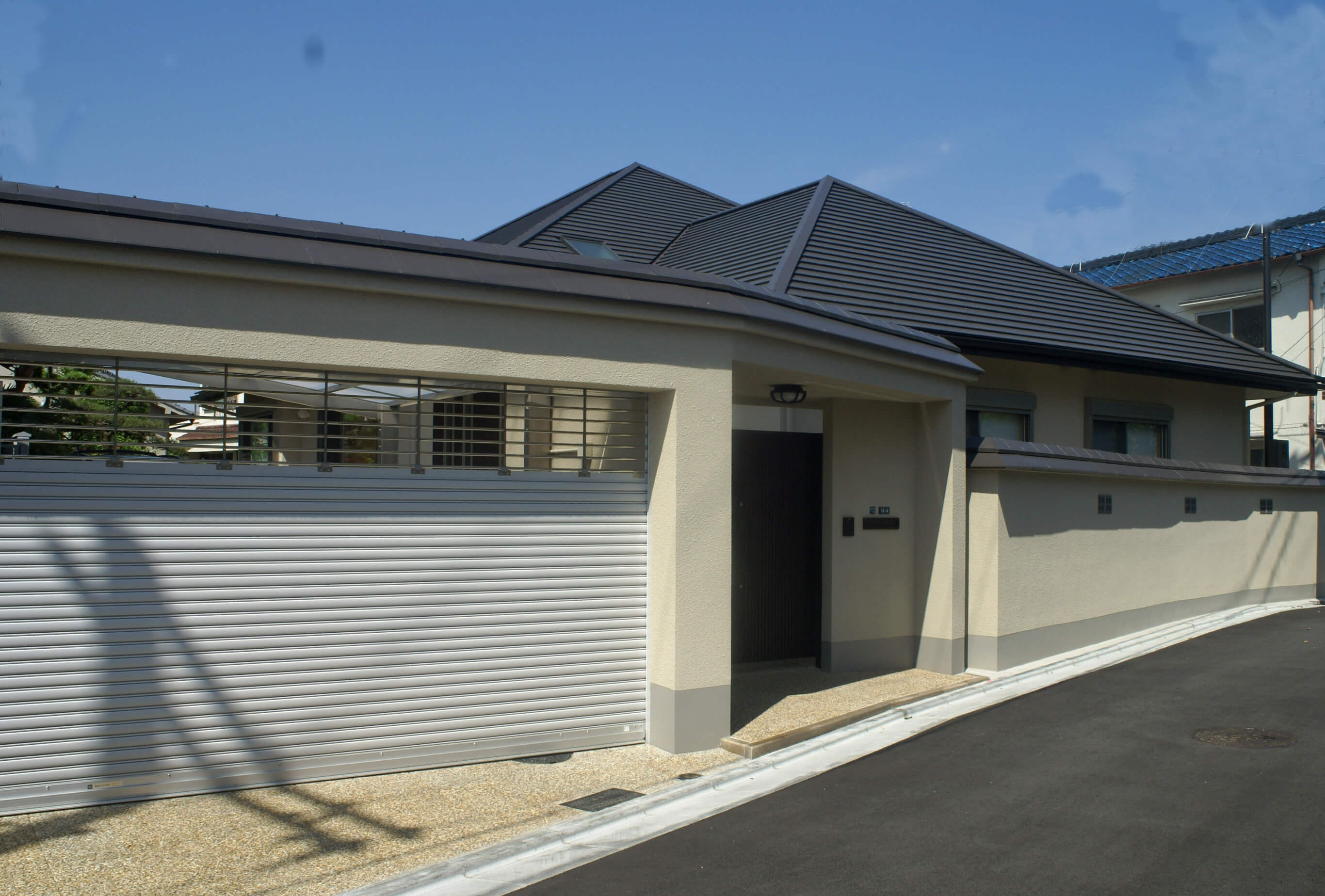 お住まいと一体化した門構え［吹田市の外構工事、造園工事］
