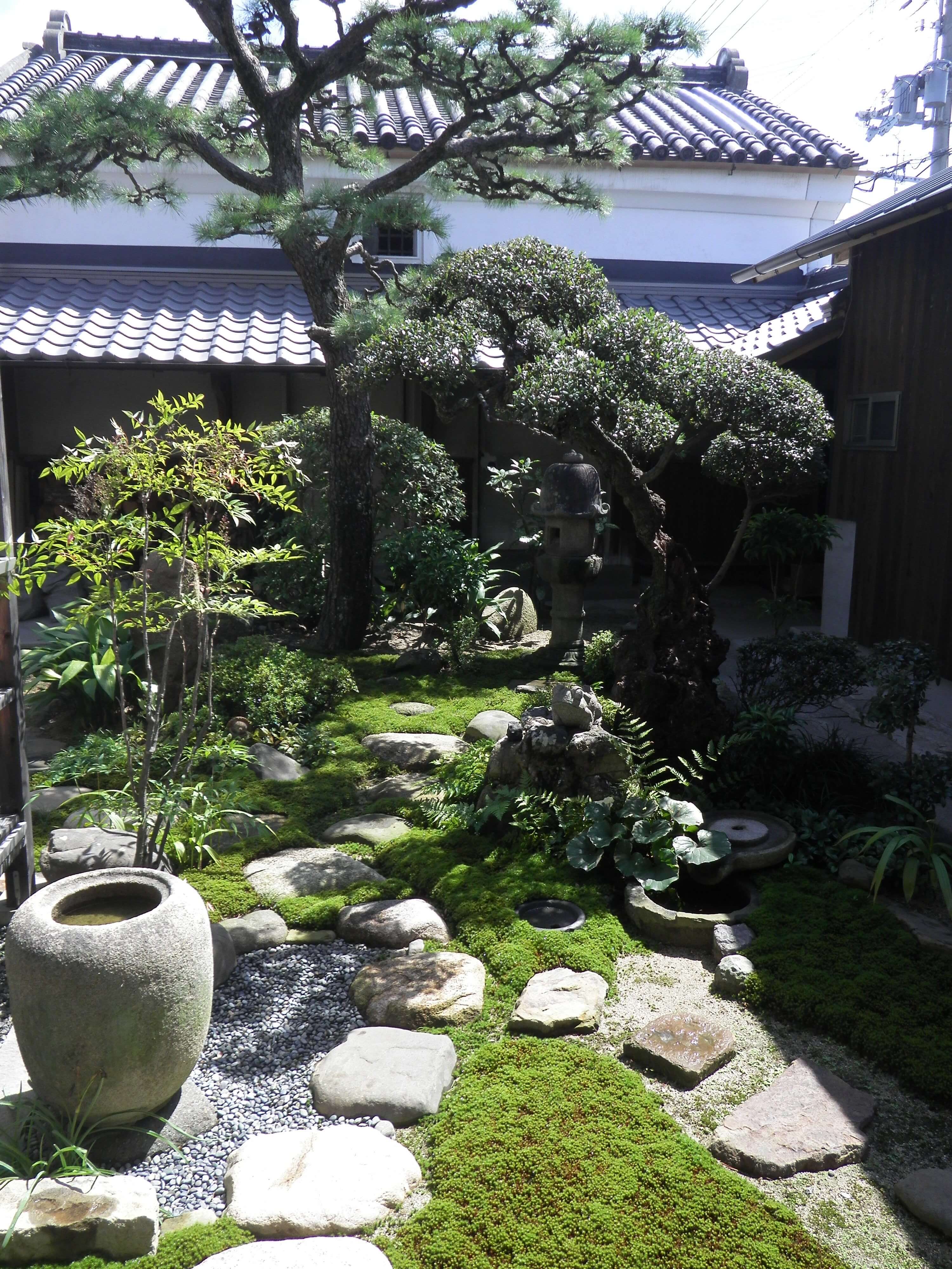 蔵のある苔庭　［和泉市の外構工事、造園工事］